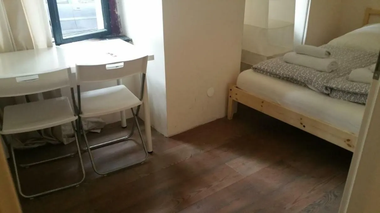 Lodgecity - Private Rooms Berlin Guest house